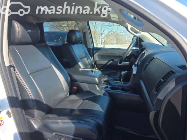 Toyota Sequoia II Рестайлинг 5.7 AT 4WD