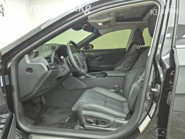 Lexus ES VII Рестайлинг 2 300h 2.5hyb CVT