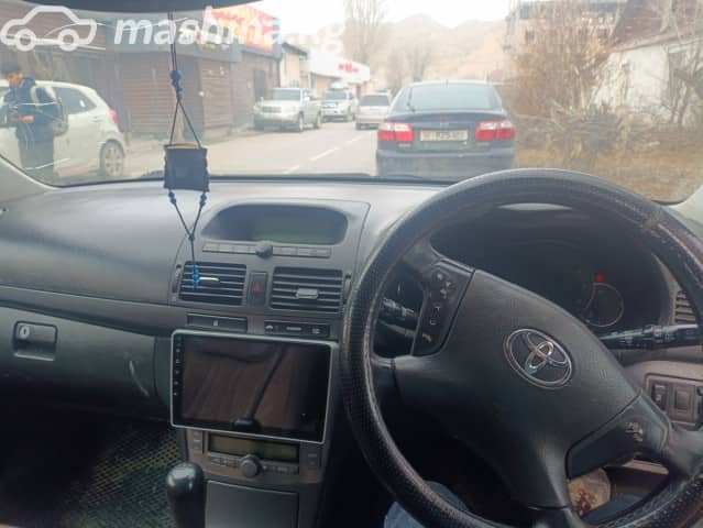 Toyota Avensis II 1.8 MT