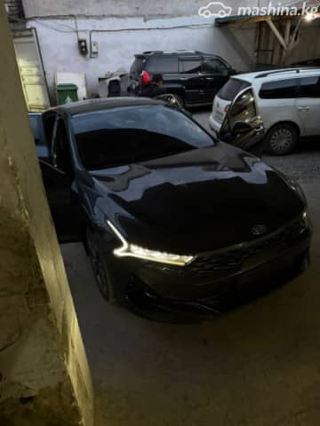 Kia K5 III 2.0 AT