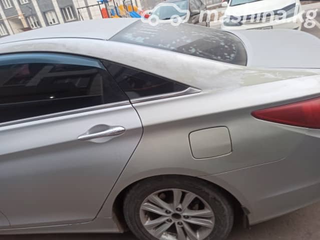 Hyundai Sonata VI (YF) 2.0 AT Газ