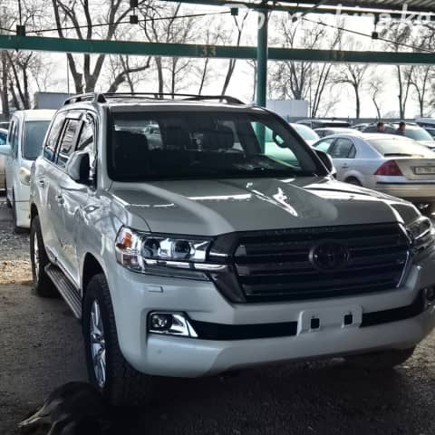 Toyota Land Cruiser 200 Series Рестайлинг 2 5.7 AT 4WD