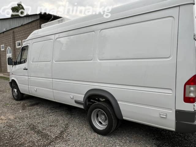 Mercedes-Benz Фургон (6х2)