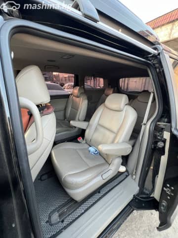 Kia Carnival III 2.2d AT