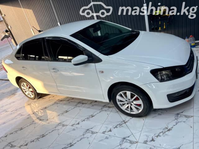 Volkswagen Polo V Рестайлинг 1.6 MT