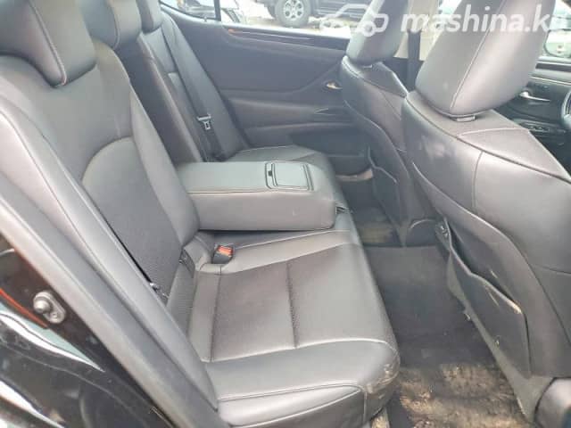 Lexus ES VII 250 2.5 AT