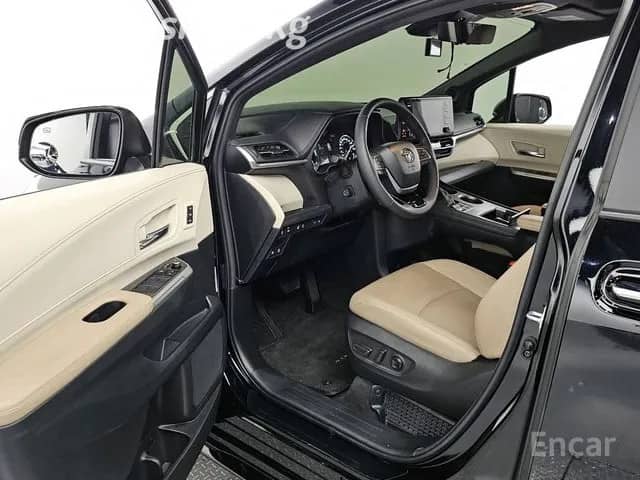 Toyota Sienna IV 2.5hyb AT 4WD
