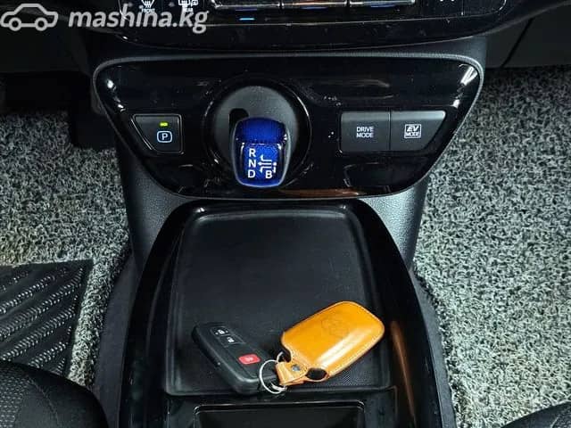 Toyota Prius IV Рестайлинг (XW50) 1.8hyb AT