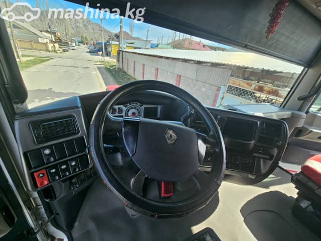 Renault Magnum
