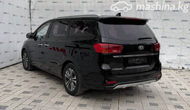 Kia Carnival III 2.2d AT