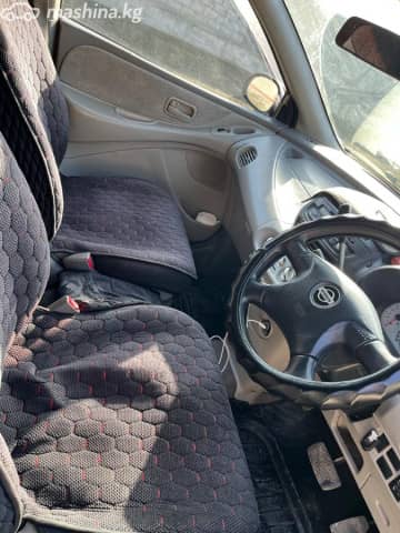 Nissan Almera Tino 1.8 AT