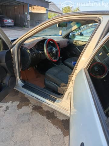 Volkswagen Bora 1.6 MT