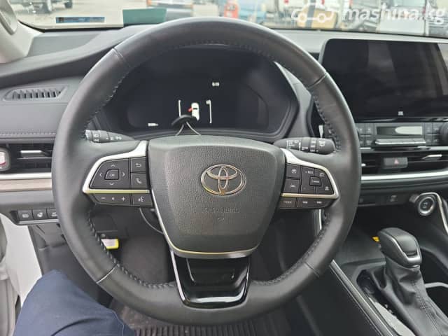 Toyota Grand Highlander 2.5hyb CVT 4WD