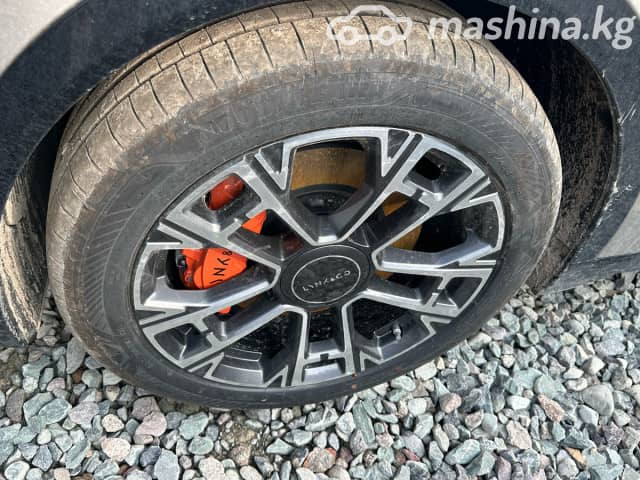 Lynk & Co 900 2.0hyb AT 4WD
