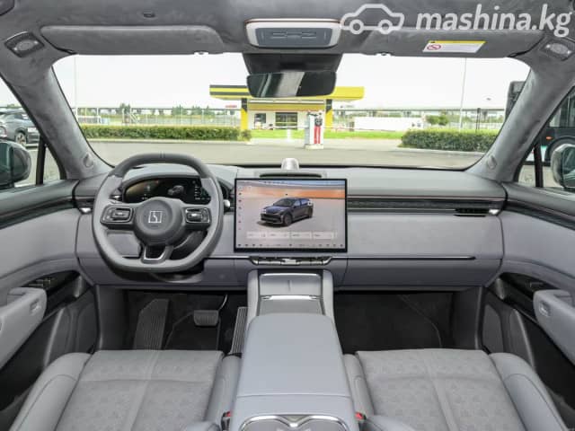 Lynk & Co 900 2.0hyb AT 4WD