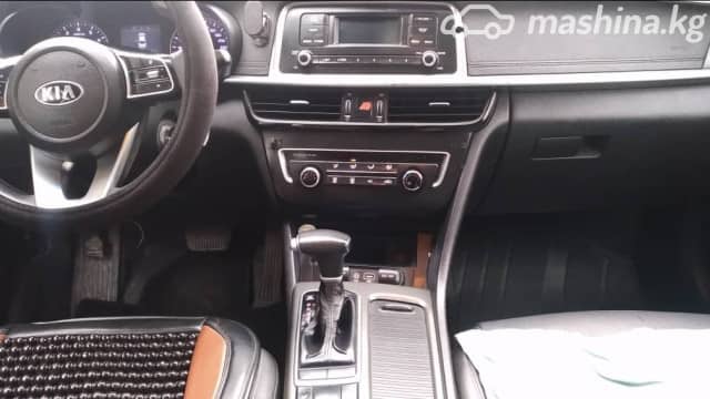 Kia K5 II 2.0 AT
