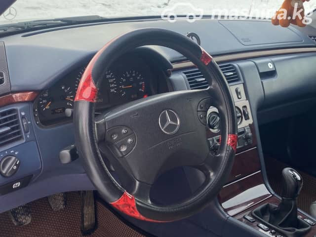 Mercedes-Benz E-Класс II (W210, S210) Рестайлинг 240 2.6 MT