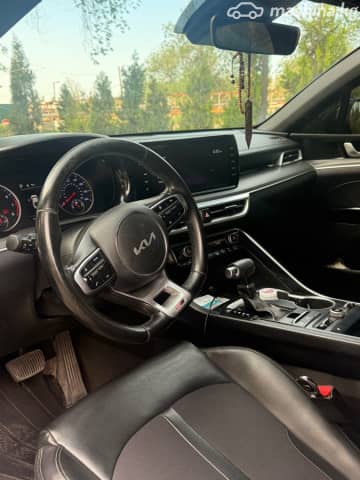 Kia K5 III 1.6 AT