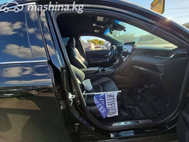 Toyota Venza II 2.5hyb CVT 4WD