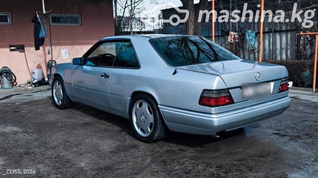Mercedes-Benz E-Класс I (W124) 220 2.2 AT