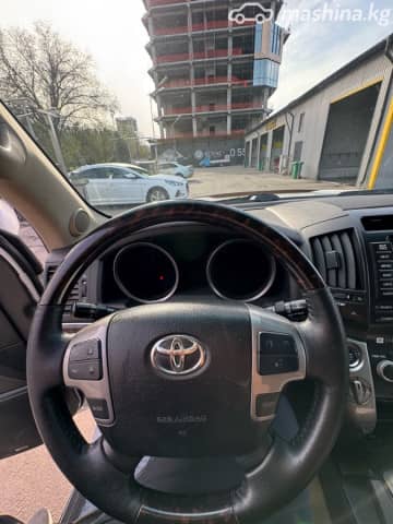 Toyota Land Cruiser 200 Series 5.7 AT 4WD