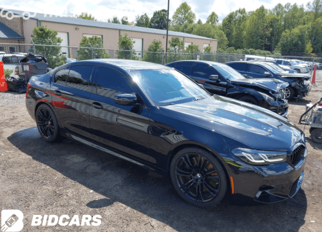 BMW M5 VI (F90) Рестайлинг 4.4 AT 4WD