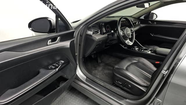 Kia K5 III LPi 2.0 AT