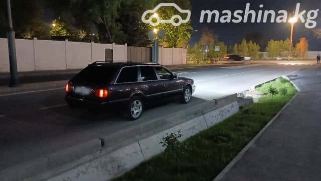 Audi A6 I (C4) 2.6 MT