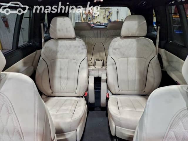 BMW X7 I (G07) Рестайлинг M60i 4.4 AT 4WD