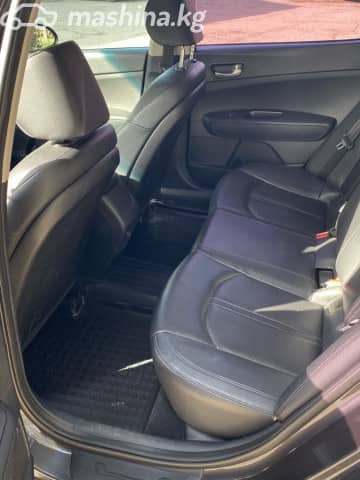 Kia K5 II 2.0 AT