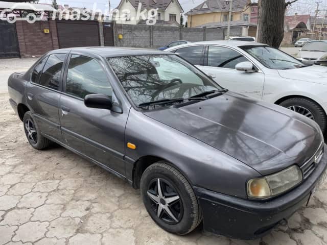 Nissan Primera I (P10) 1.6 MT