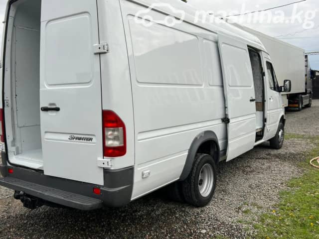 Mercedes-Benz Фургон (6х2)