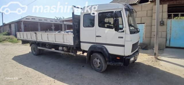 Mercedes-Benz Бортовой (4х2)