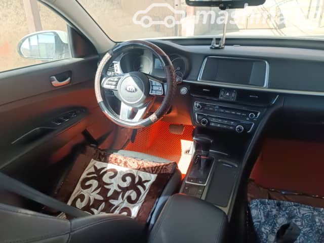 Kia K5 II 2.0 AT