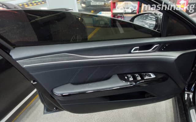 Kia K5 III Рестайлинг 2.0hyb AT