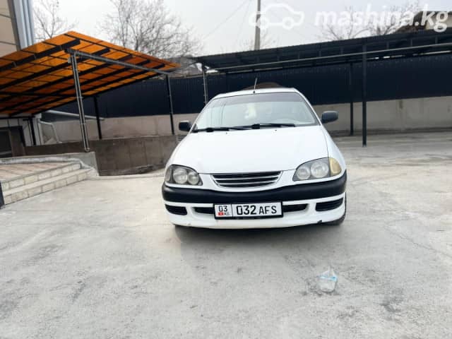 Toyota Avensis I 1.6 MT