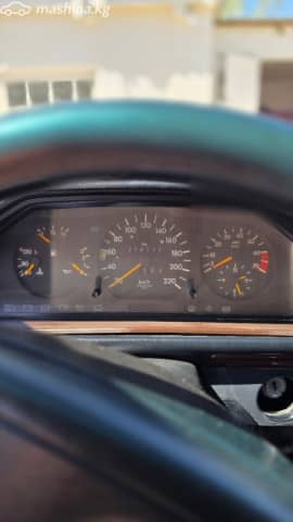 Mercedes-Benz E-Класс I (W124) 220 2.2 AT