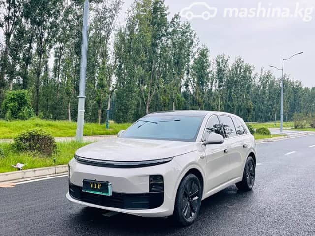 LiXiang L6 1.5hyb AT 4WD