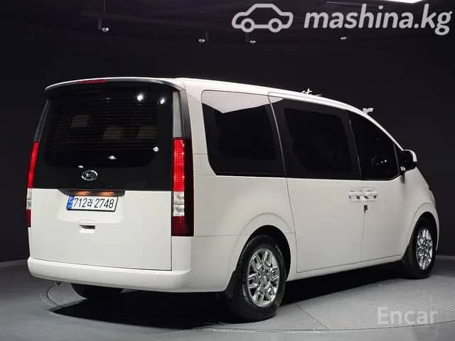 Hyundai Staria 2.2d AT 4WD