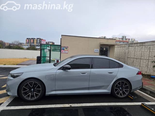 BMW M5 VII (G90) 4.4hyb AT 4WD