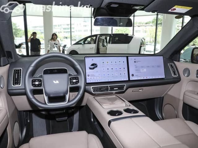 LiXiang L6 1.5hyb AT 4WD