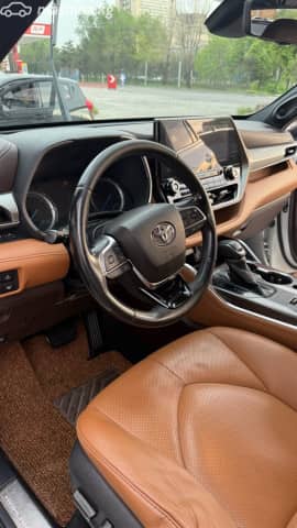 Toyota Highlander IV (U70) 2.5hyb AT