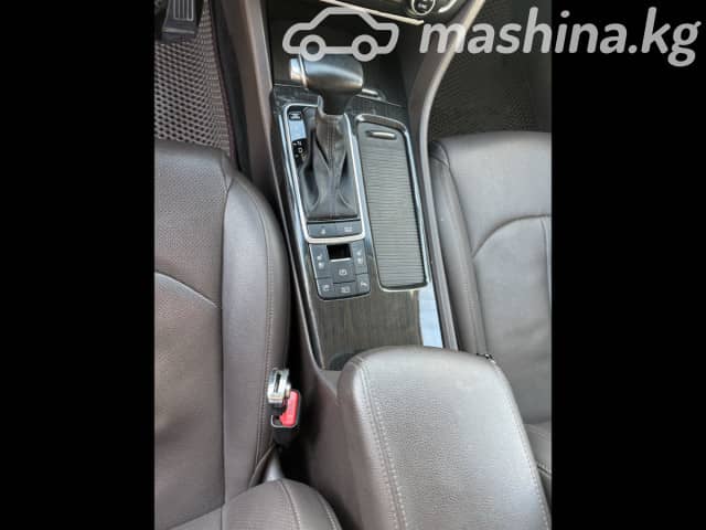 Kia K5 II 2.0 AT
