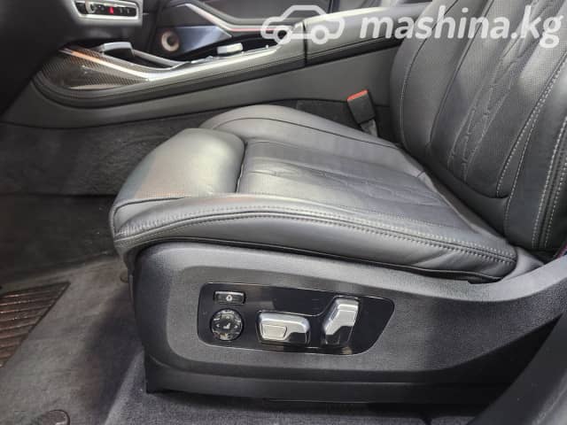 BMW X7 I (G07) Рестайлинг M60i 4.4 AT 4WD