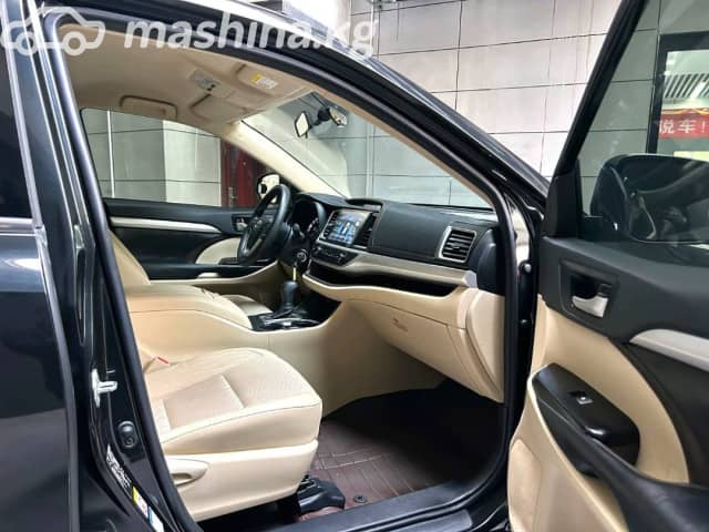 Toyota Highlander IV (U70) 2.0 AT 4WD