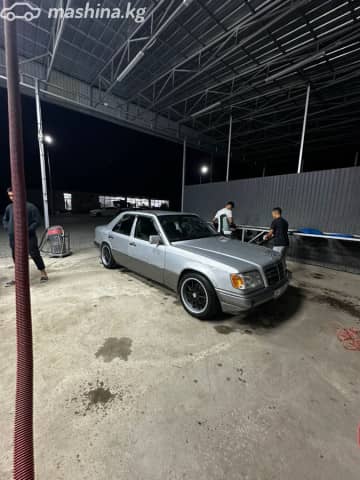 Mercedes-Benz E-Класс I (W124) 220 2.2 MT