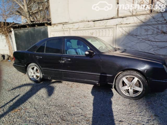 Mercedes-Benz E-Класс II (W210, S210) Рестайлинг 240 2.6 MT