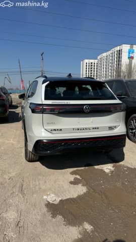 Volkswagen Tiguan III (China Market) 2.0 AMT 4WD