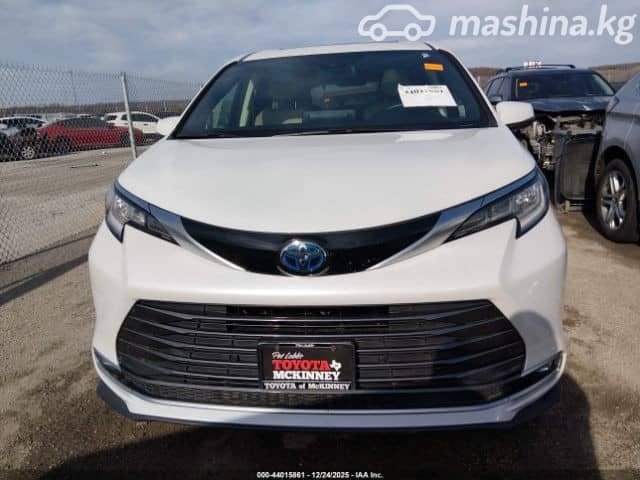 Toyota Sienna IV 2.5hyb AT 4WD
