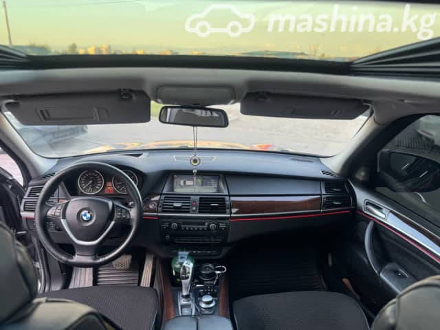 BMW X5 II (E70) 48i 4.8 AT 4WD